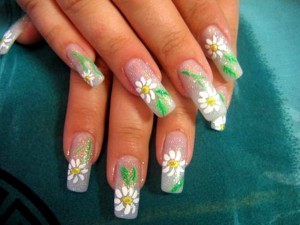 Нижче описано, як намалювати більш складні квіти на нігтях акриловими фарбами покроково