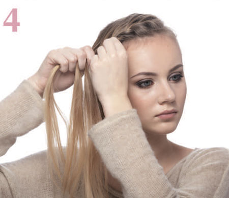 Плетіть косу описаним способом, додаючи волосся тільки зліва