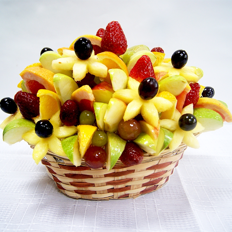Нарізка фруктів на стіл: фото